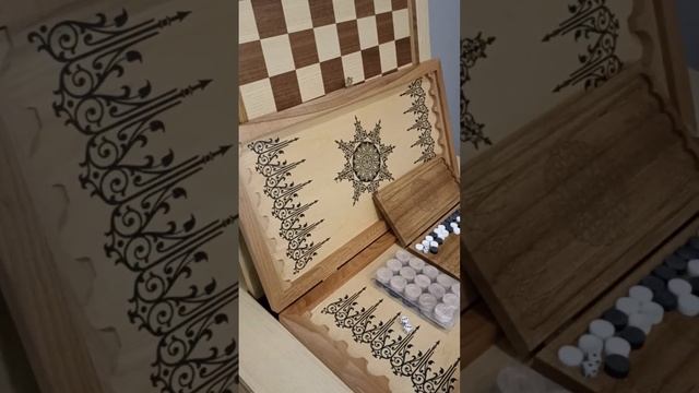 Нарды разных размеров. ОТ простых до профессиональных. смотреть онлайн