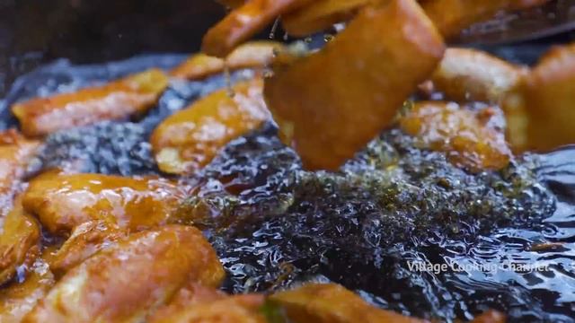 MIRCHI & RAW BANANA BAJJI | 1000 Bajji Making in Village | Milagai Vazhakkai Bajji | Rainy Snacks смотреть онлайн