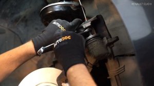Как заменить передние тормозные колодки на RENAULT CLIO 2 (C65) [ВИДЕОУРОК AUTODOC]