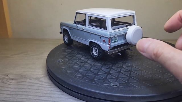 Revell Ford Bronco 1/25 scale - Final reveal смотреть онлайн