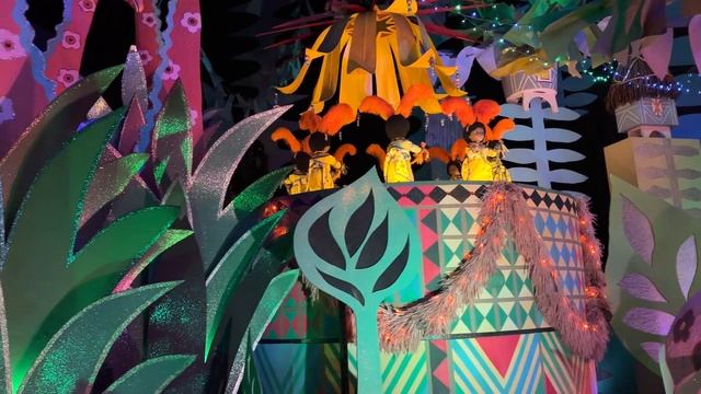 Its a Small World Holiday 2022-23| Holidays at Disneyland 2022 смотреть онлайн