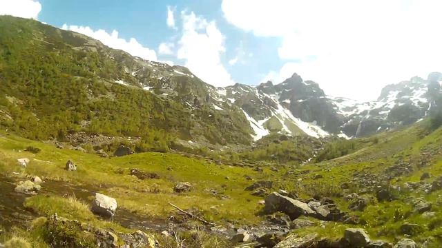 Озеро Нижняя Запятая, долина Гаммеш-Чат в Архызе июнь 2015