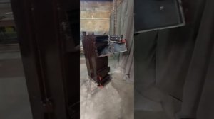 Видео обзор отопительных котлов длительного горения СлавКотёл с автоматической подачей