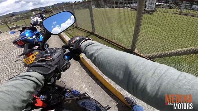 Honda HORNET 600 Prueba de Manejo | ESTA MOTO es una JOYA | Medina Motors смотреть онлайн