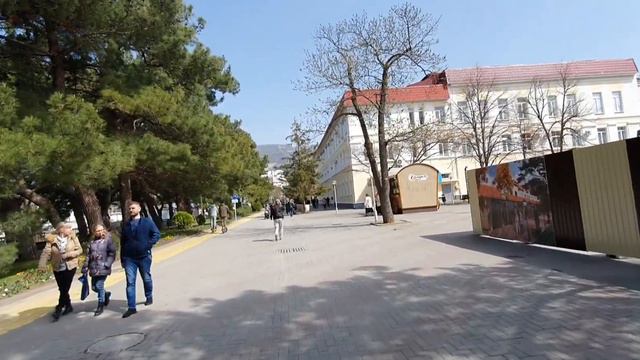 РАДОСТЬ ПЕРЕД НОРДОСТОМ - ПО НАСТОЯЩЕМУ ТЕПЛЫЙ ДЕНЬ🌞 ЛЮДИ В ФУТБОЛКАХ смотреть онлайн