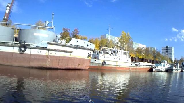 Обзор рыбных мест 05 10 2018г №16 р Иртыш г Омск Рыбалка спининнгом, тролиннгв затоне СРЗ смотреть онлайн