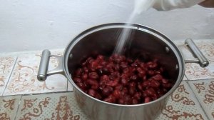 Консервированная вишня в собственном соку без косточки