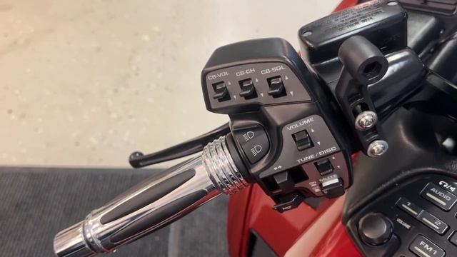 Honda GoldWing GL1800 (2001) смотреть онлайн