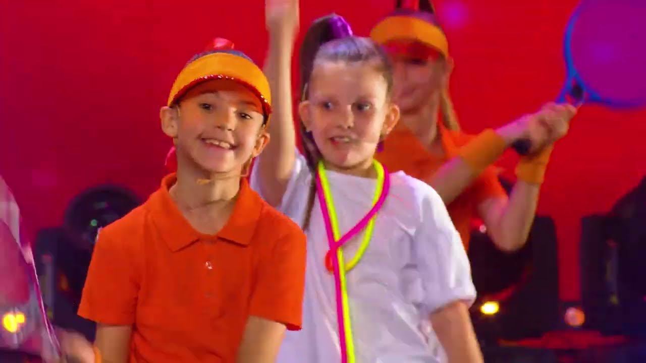 Спортивный марш - Руслан Алехно и Домисолька смотреть онлайн