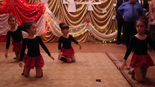 Акробатика самых младших девушек смотреть онлайн