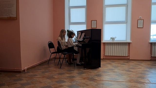 «Первые технические задачи в классе фортепиано. Знакомство и работа над гаммой» смотреть онлайн