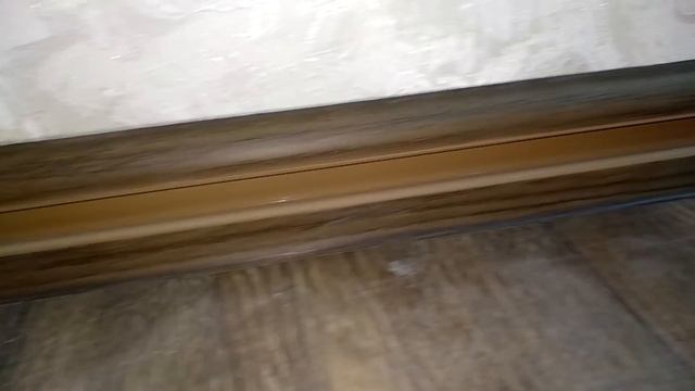 Установка пластикового плинтуса. Как и чем прикрепить плинтус к стене? смотреть онлайн