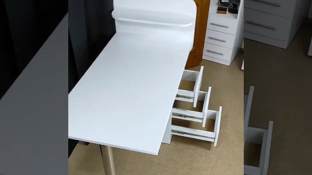 Маникюрный стол. Стол для наращивания ногтей. Стол маникюрный трансформер. Стол для мастера маникюр смотреть онлайн