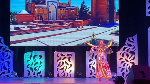 Гиззатуллина Виктория | Узбекский танец смотреть онлайн