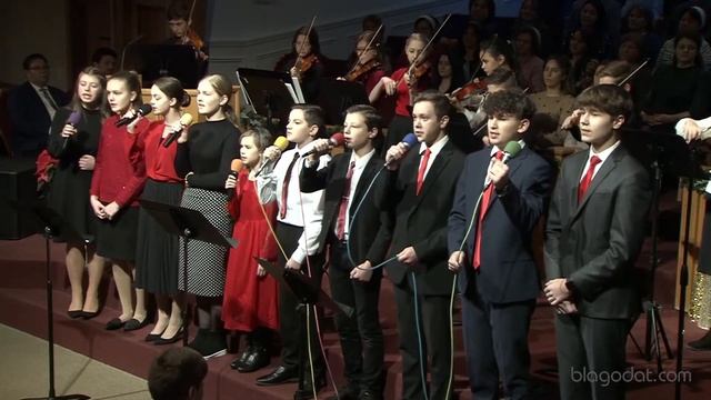 Невысомые снежинки словно белые пушинки... // Рожденственская песня смотреть онлайн