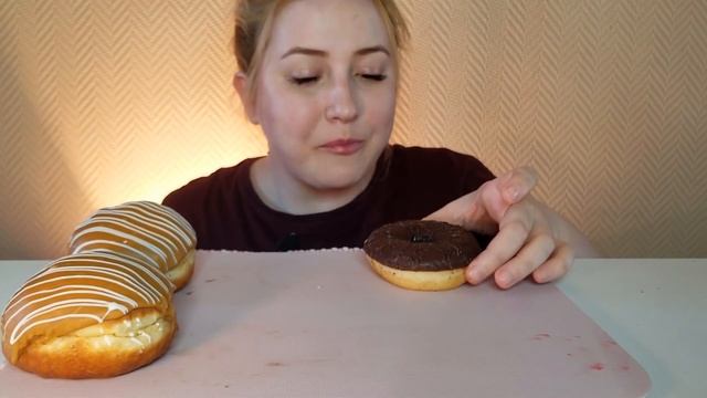 ПОНЧИКИ ГЛАЗУРЬ ШОКОЛАД СГУЩЕНКА МУКБАНГ АСМР | DOUGHNUTS CHOCOLATE CONDENSED MILK MUKBANG ASMR