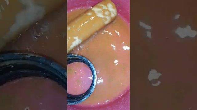 Грязь вместо воды поступает в наши квартиры.