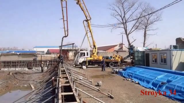 Строительство склада из сэндвич панелей. Фотоколлаж смотреть онлайн