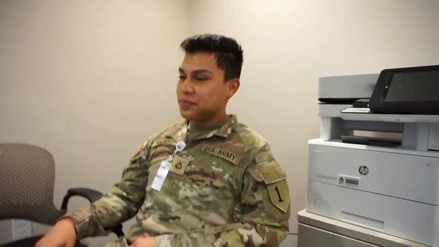 MILITARY VLOG | day in the life of an army soldier, clinic medicine, school, groceries смотреть онлайн