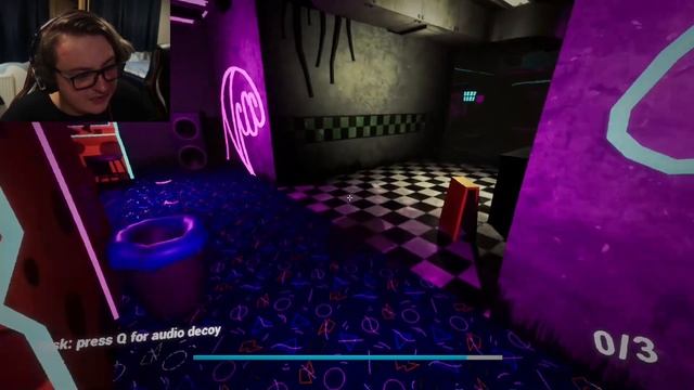 FOXY HAS HER OWN GAME!??|| Fox's Den (Night 1)