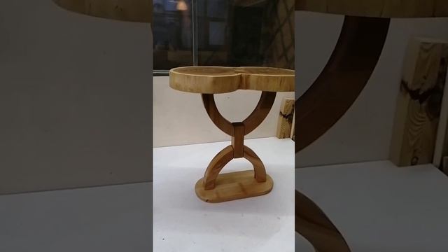 Изящный столик из спила карагача и буковое подстолье смотреть онлайн