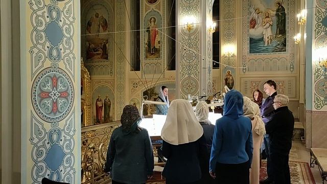 На «Бог Господь...» тропарь праздника, глас 1-й. Регент Екатерина Артюхова. смотреть онлайн