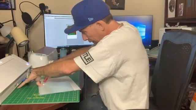 How To Sublimate Dollar Tree Cutting Board with Oracal 651 смотреть онлайн
