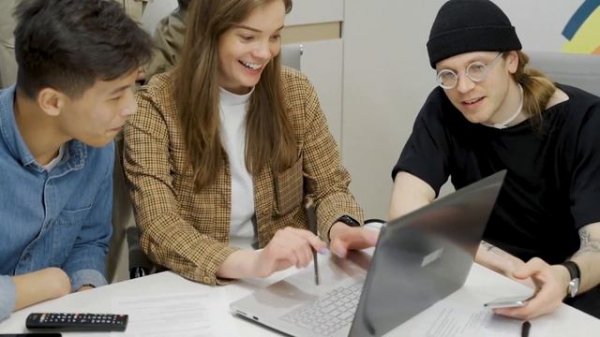 Fly Swatter ESL Vocabulary Game for All Ages | Teaching English with Jackie