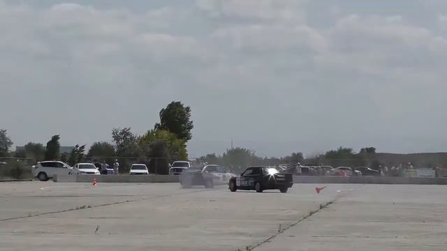 19.08.2018 Дрифт парные заезды Иж Ода 2126 турбо vs BMW 318i смотреть онлайн