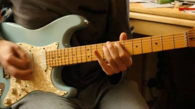 FenderStratPlus.avi смотреть онлайн