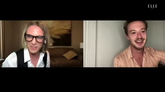 Jamie Bower and Joseph Quinn being an old married couple смотреть онлайн