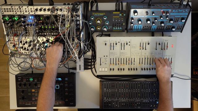 Analog synth orchestra w/ Deckard's Dream, Dreadbox Abyss, Typhon, ARP Odyssey, Squid, Eurorack смотреть онлайн