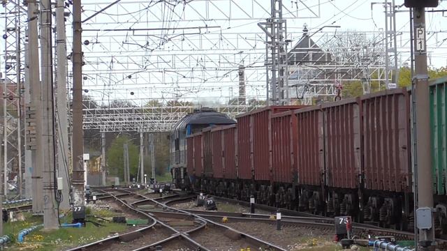 2ТЭ116-987 проезжает ст. Рига-пас | 2TE116-987 passing Riga-pass смотреть онлайн