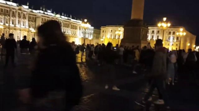 Дворцовая площадь ночью в СПб 05.07.20 смотреть онлайн