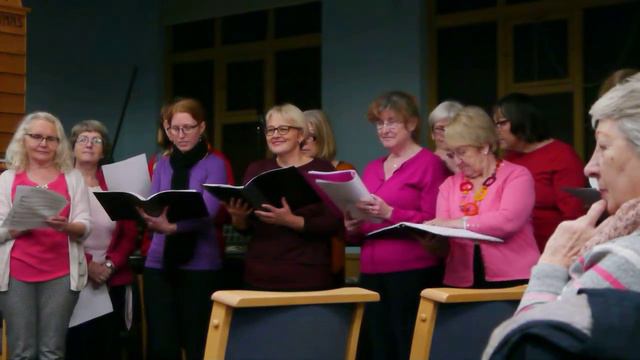 Angmering Voices - Early one morning - Traditional English folk смотреть онлайн