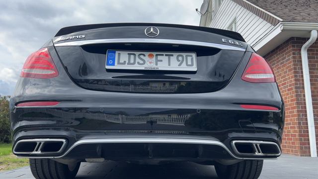 MERCEDES-BENZ E63S AMG COLD START /W213/4.0 BITURBO/612HP/STOCK/NON-OPF/RACE/AMG PERFORMANCE EXHAUS смотреть онлайн