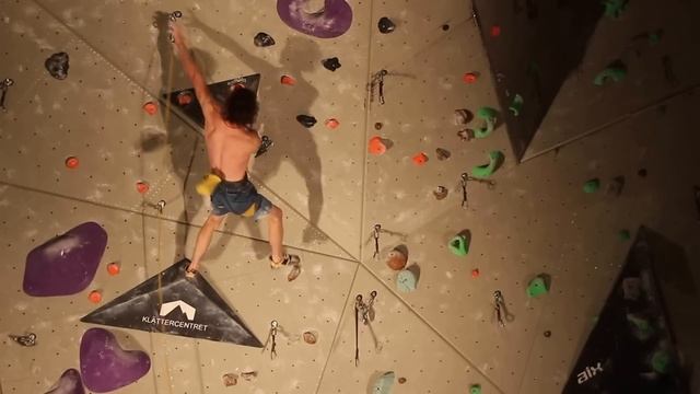 Adam Ondra on The Black Diamond Project - Worlds Hardest Indoor Route смотреть онлайн