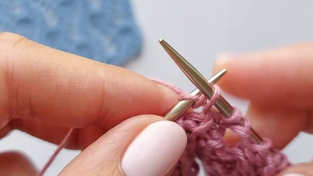 Вязание ажурного узора Мелкие ягодки поворотными рядами и по кругу (2 раппорта) смотреть онлайн