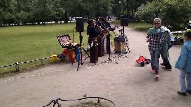 Уличные музыканты смотреть онлайн