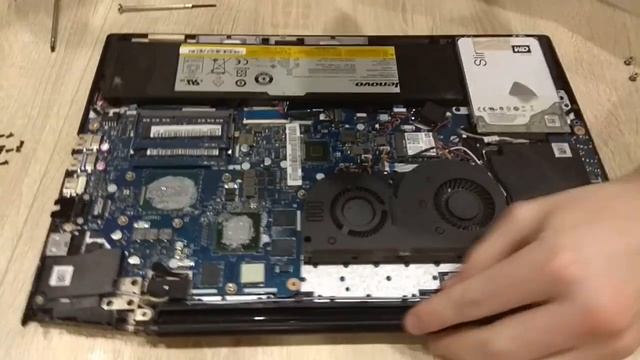 Разборка ноутбука Lenovo Y50-70, чистка и замена термопасты смотреть онлайн