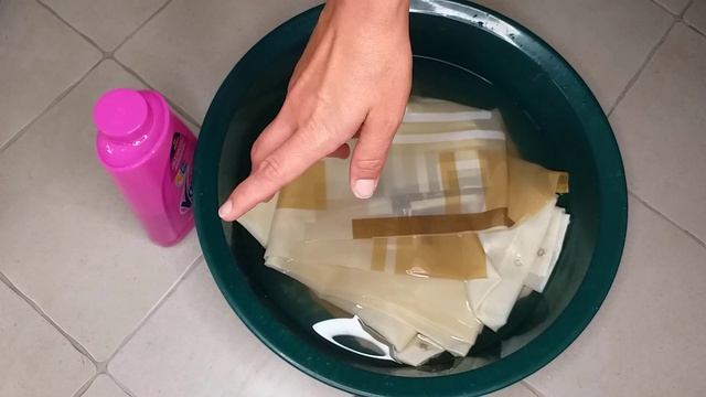 Как ОТСТИРАТЬ ЗАНАВЕСКУ В ВАННОЙ от плесени, желтизны, налета. Выстирываем шторку для ванной смотреть онлайн