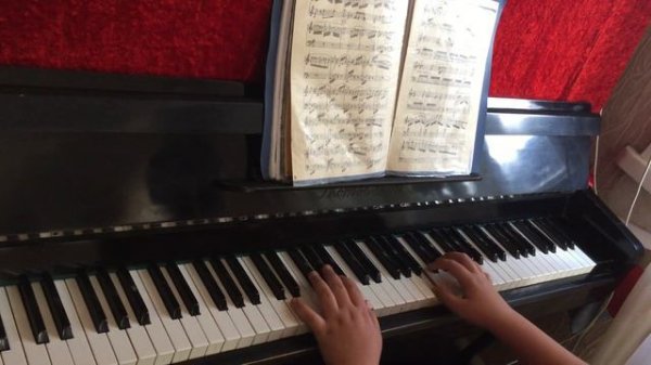 Изумительно красивая игра на пианино!!!!!!
