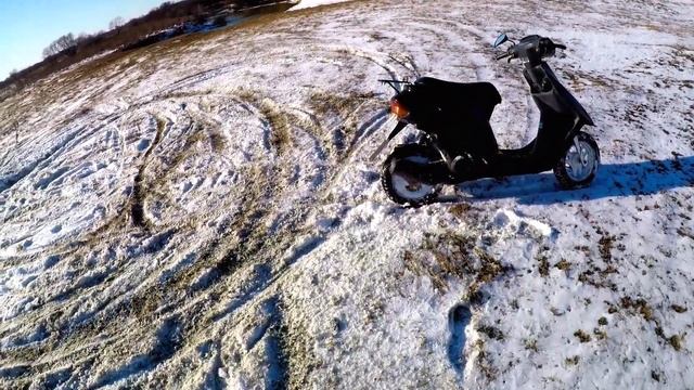ЛЮТЫЙ ДРИФТ НА СКУТЕРЕ ПО СНЕГУ/ЗИМНИЙ ДРИФТ НА СКУТЕРЕ смотреть онлайн
