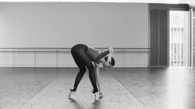 Английская балерина Lauren Cuthbertson смотреть онлайн