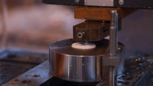 Электроэрозионная обработка шлицевого отверстия смотреть онлайн