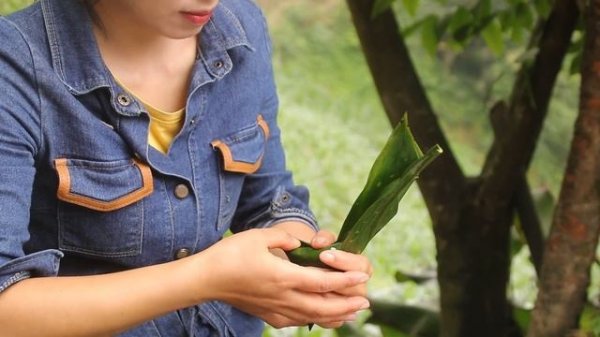 端午节安康!和家人相聚吃粽子,分享美食,太开心了!Happy Dragon Boat Festival! Gathering with family to eat zongzi 丨林果儿