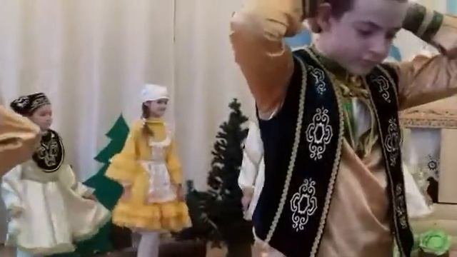 Постановка детского школьного татарского театра "Нур" по мотивам сказки Габдуллы Тукая "Су анасы" смотреть онлайн