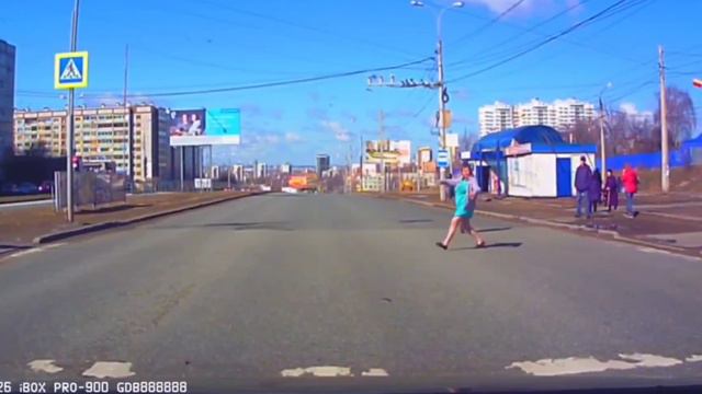Trollface Izhevsk Camera Moment. Street Babuskina - Момент в городе Ижевск на улице Бабушкина смотреть онлайн