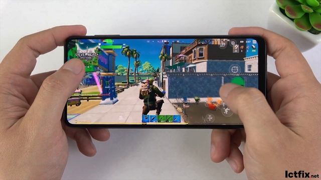 Samsung Galaxy A22 test game Fortnite Mobile | MediaTek MT6769V, 90Hz Display смотреть онлайн