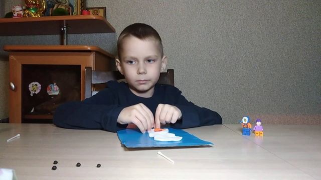 Снеговик из ватных дисков, картона,цветной бумаги, пластилина и ватных палочек смотреть онлайн
